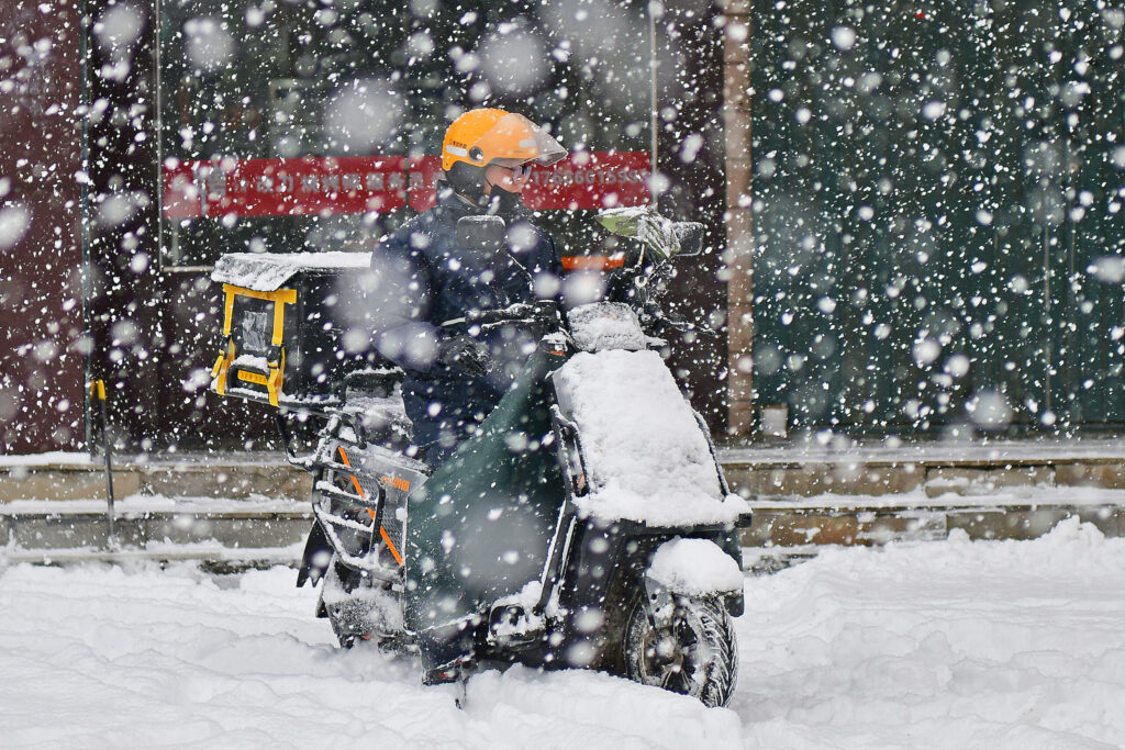 From Snow to Heat, Extreme Weather Events Pose Outsized Risks for Food Delivery Workers